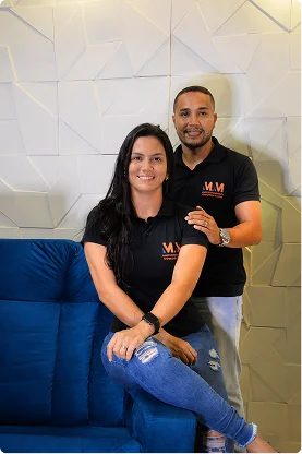 Fundadores da M&M Locações no escritório da empresa